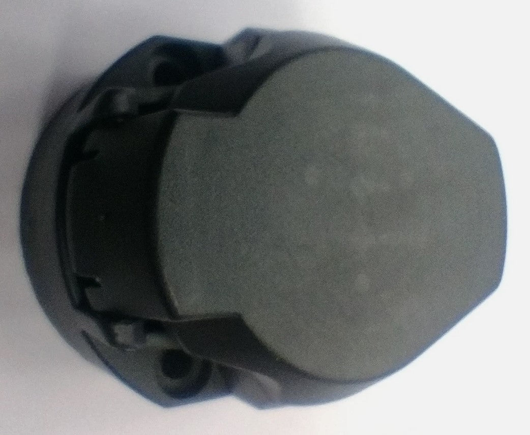 13 Pin Plastic Trailer Towing Socket and Seal 12v