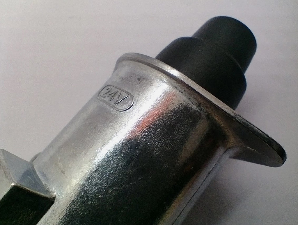 7 Pin Metal Trailer Plug 24v (24N)