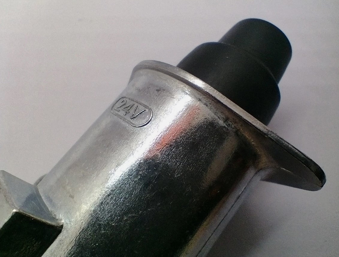 7 Pin Metal Trailer Plug 24v (24N)
